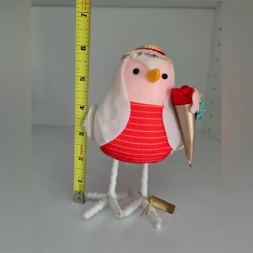 Target Featherly Friends 2023 Valentine Bird “Jet” w/ Bouquet & Straw Hat